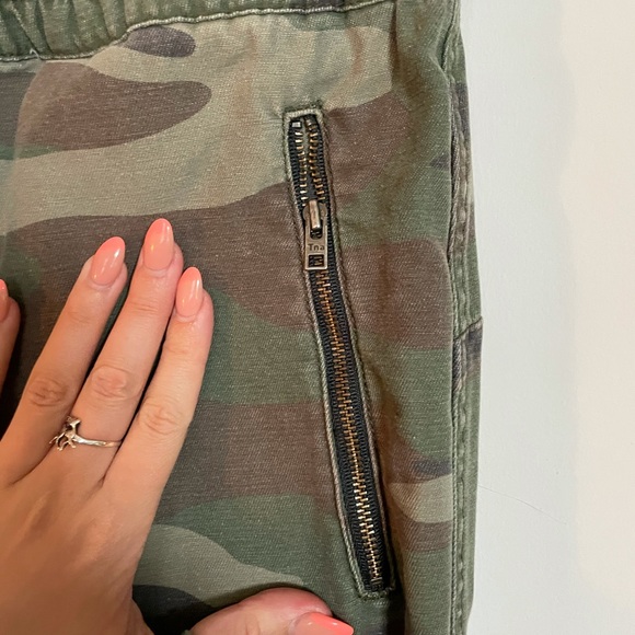 SOLD - ARITZIA TNA camo jogger - Picture 2 of 4